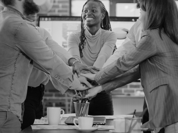 office-worker-using-videocall-conference-meet-with-business-people-webcam-talking-colleagues-remote-videoconference-having-internet-conversation-teleconference-call-2